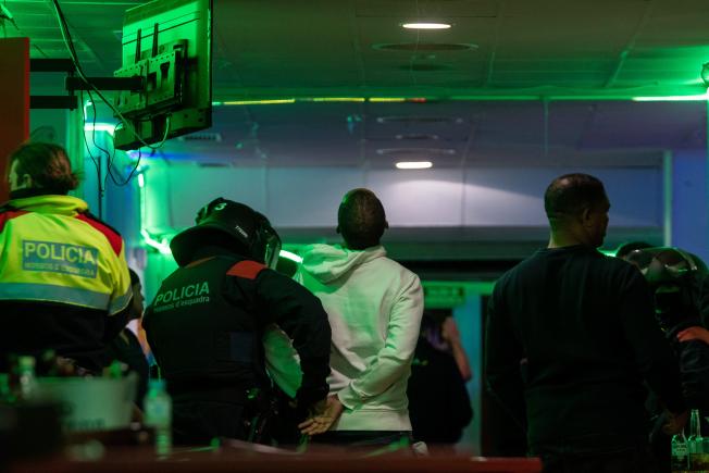 Redada de los Mossos d'Esquadra en locales de ocio de la ciudad de Reus