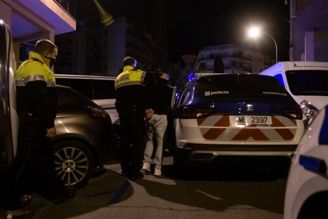 Redada de los Mossos d'Esquadra en locales de ocio de la ciudad de Reus