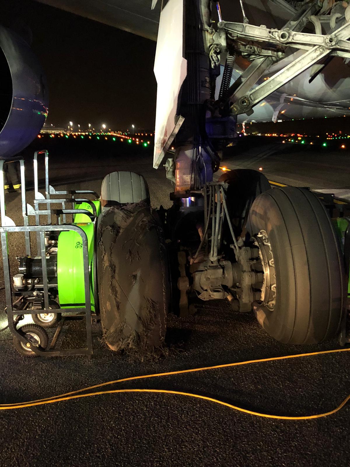 Així van quedar les rodes de l'avió d'Air Canada que va aterrar a Barajas