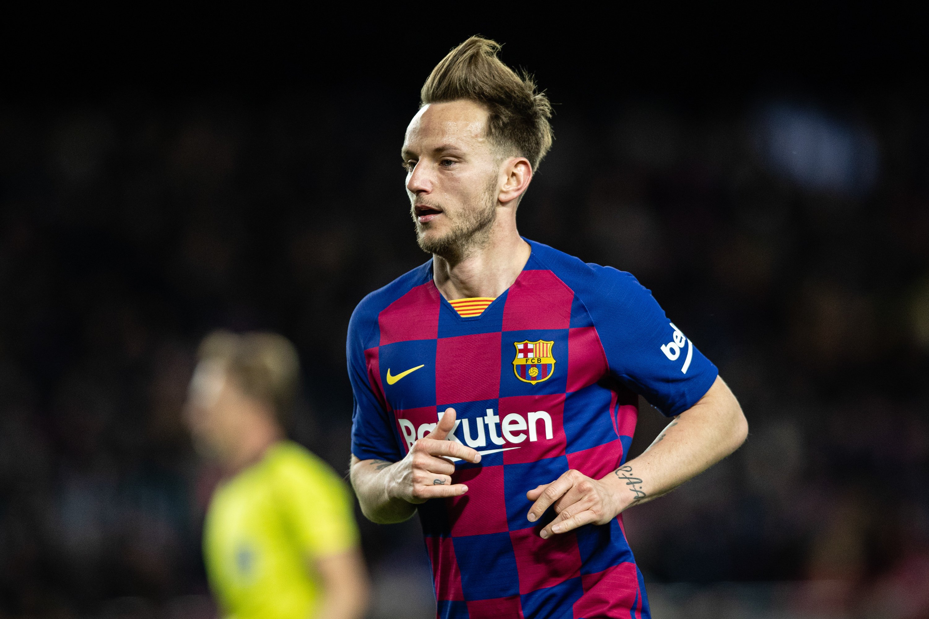 Rakitic irrita el barcelonisme celebrant amb eufòria l'Europa League del Sevilla