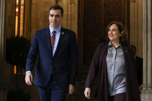 Pedro Sánchez i Ada Colau 2   Sira Esclasans