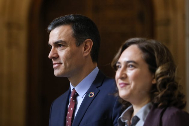 Pedro Sánchez i Ada Colau   Sira Esclasans