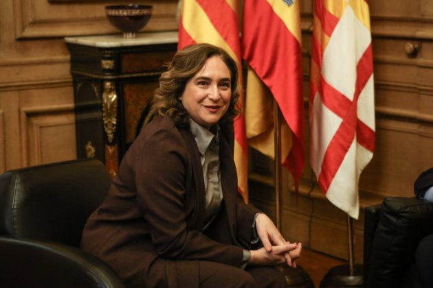 Ada Colau reunió Sánchez   Sira Esclasans