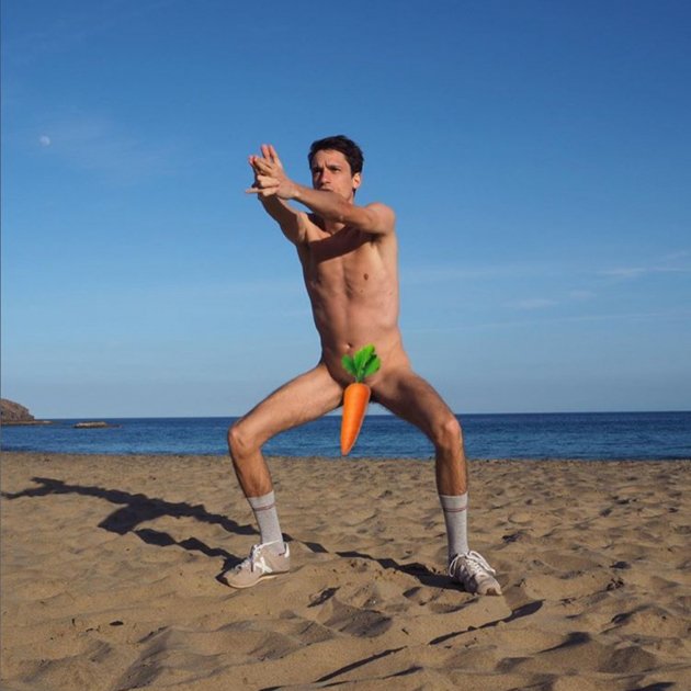Marcos Franz desnudo zanahoria 2 @marcosfranz