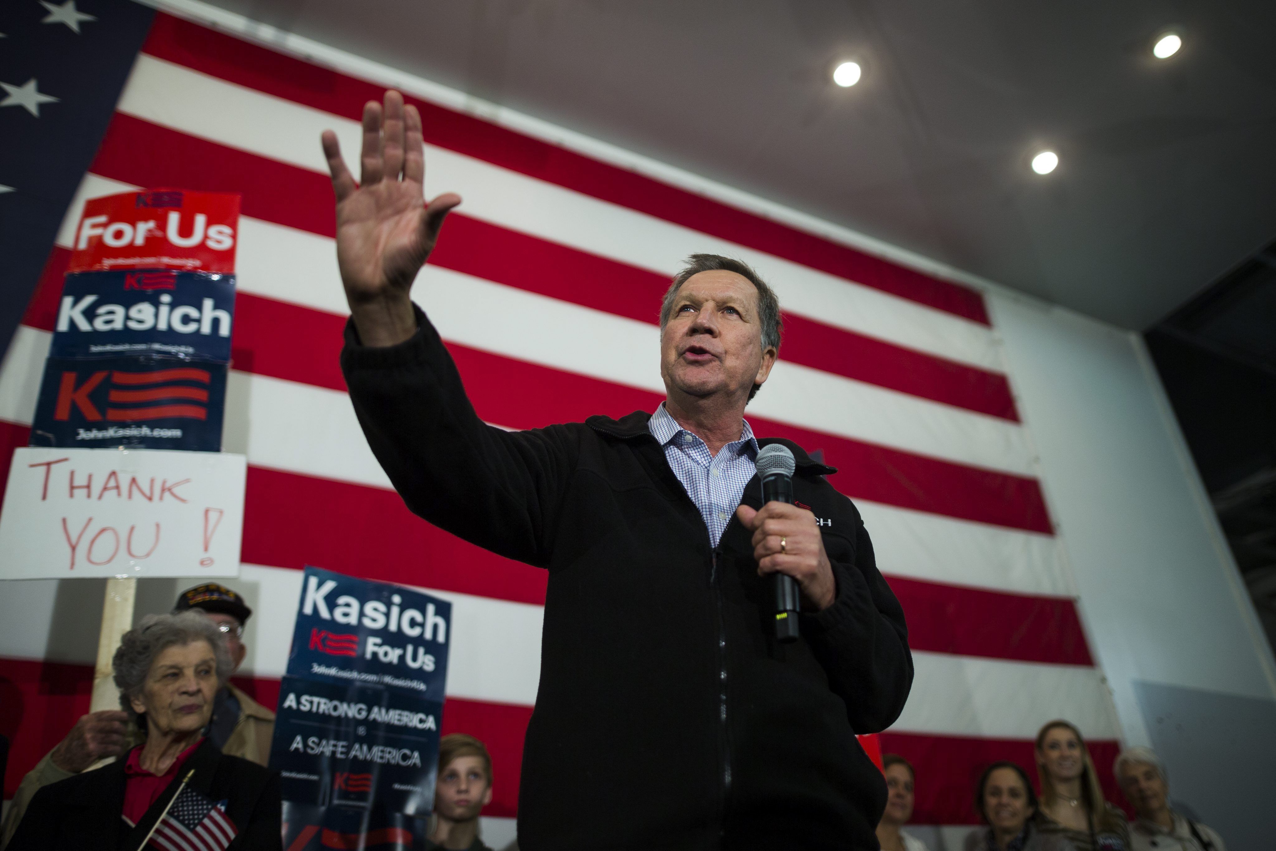 Kasich abandona la cursa per la Casa Blanca