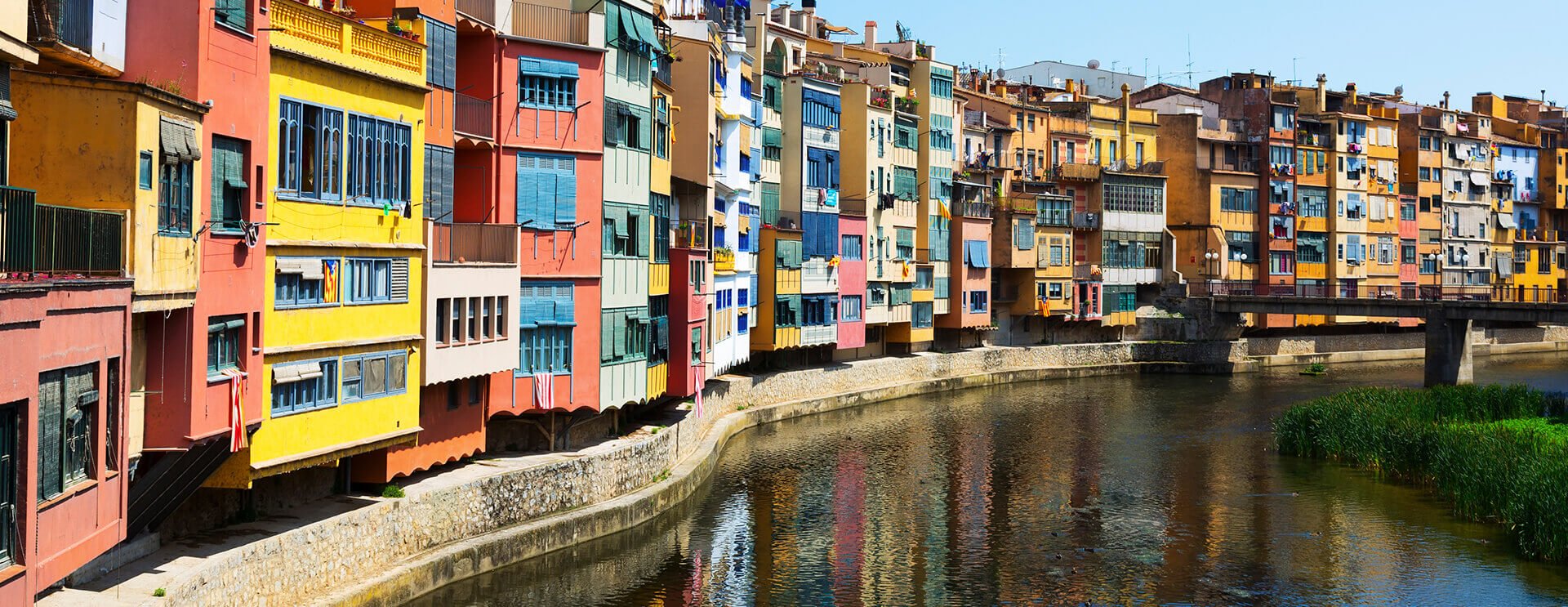 Crida a famílies gironines per acollir estrangers a casa seva per Sant Jordi