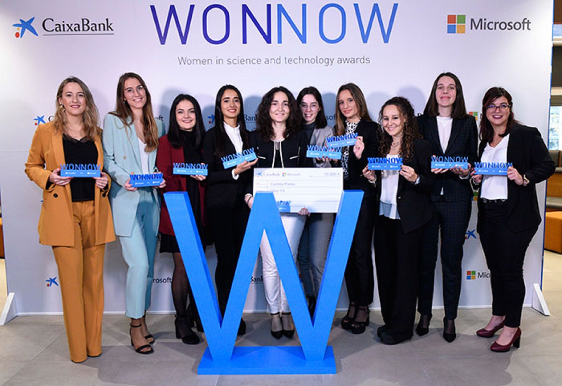 CaixaBank convoca los Premios WONNOW para alumnas de ciencias a España
