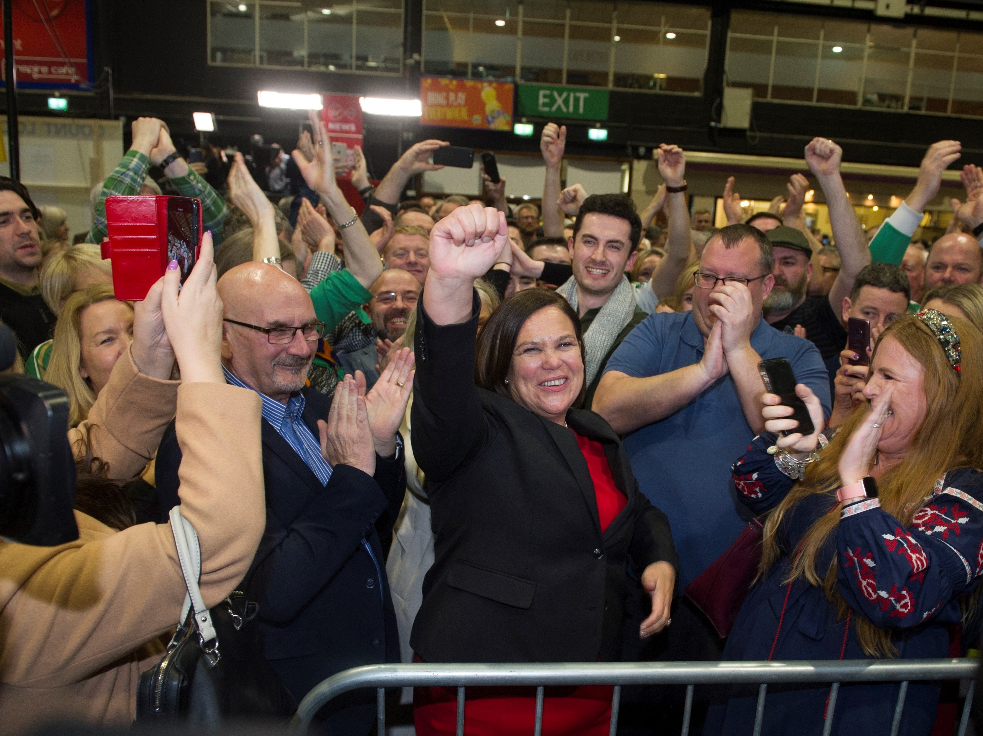 El Sinn Féin vol un referèndum de reunificació després d'uns resultats històrics