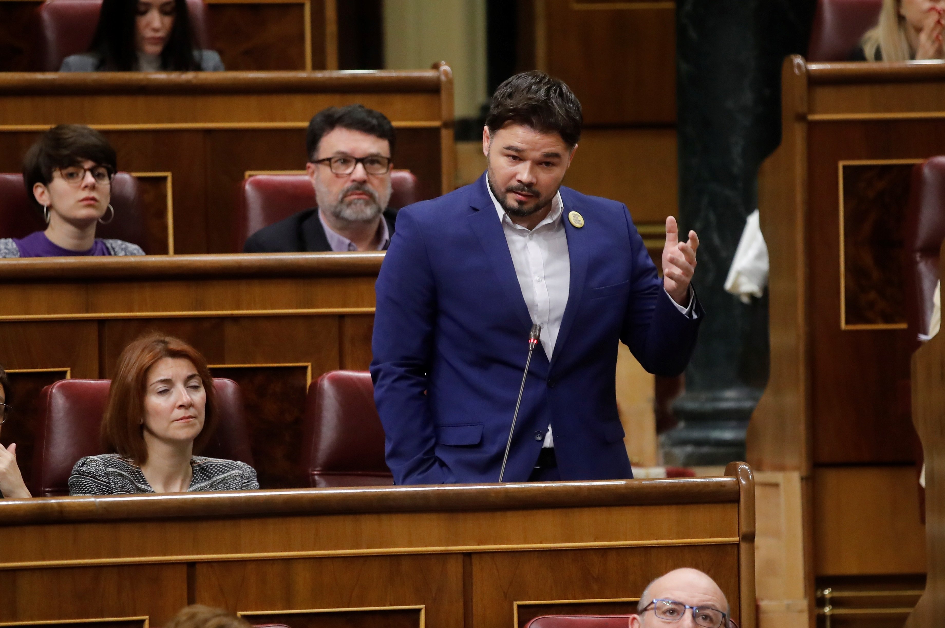 Rufián evita el choque con Sánchez y le reclama "que haga de izquierda"