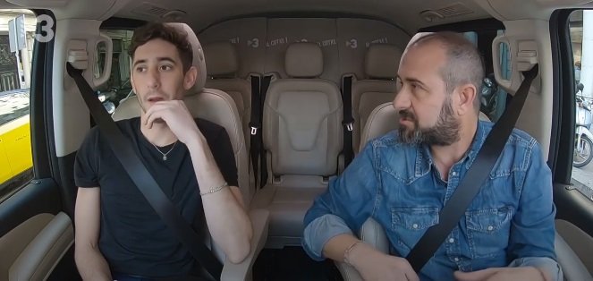 enric auquer al cotxe