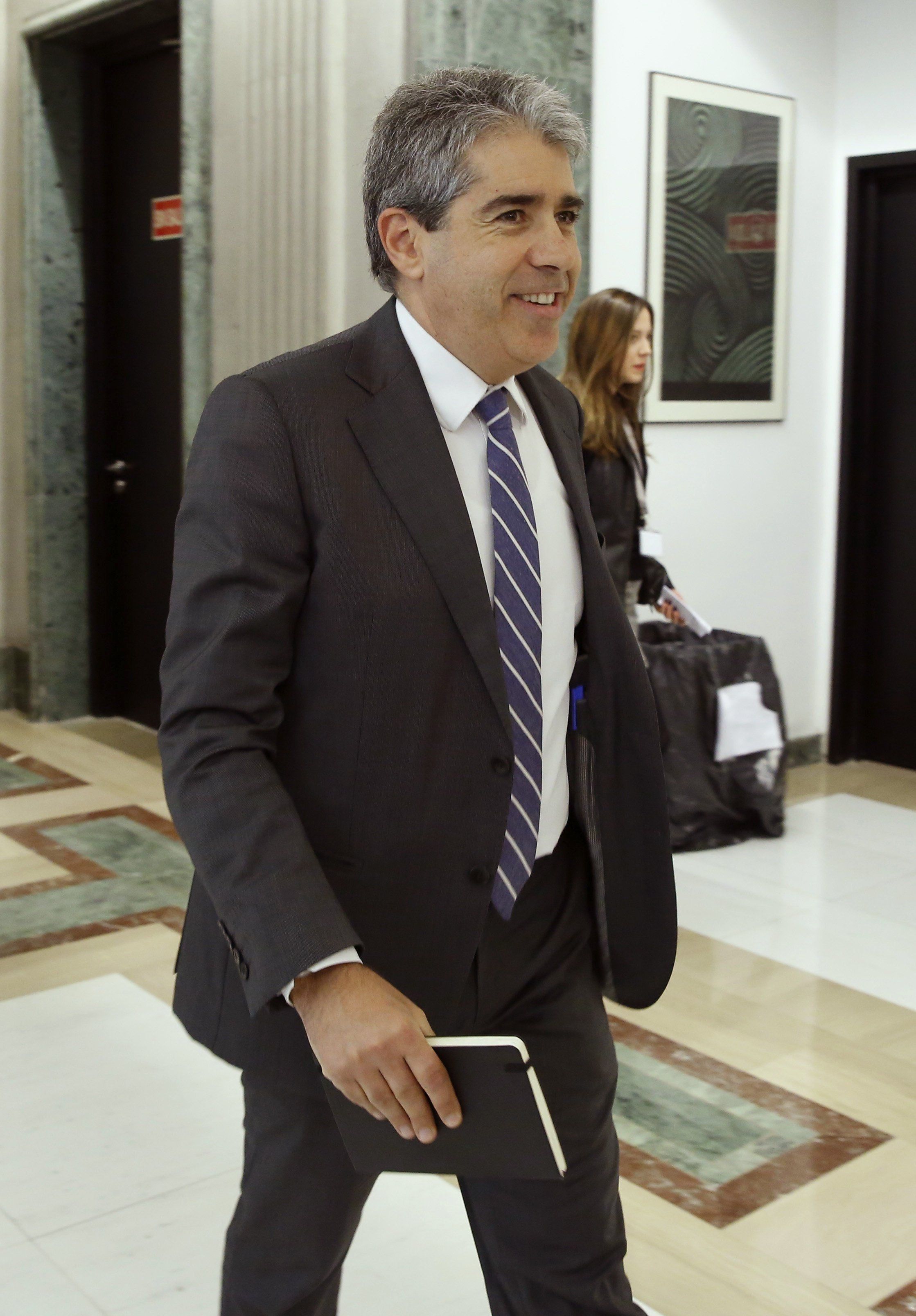 Homs dice a Rajoy que de ninguna manera facilitará su investidura