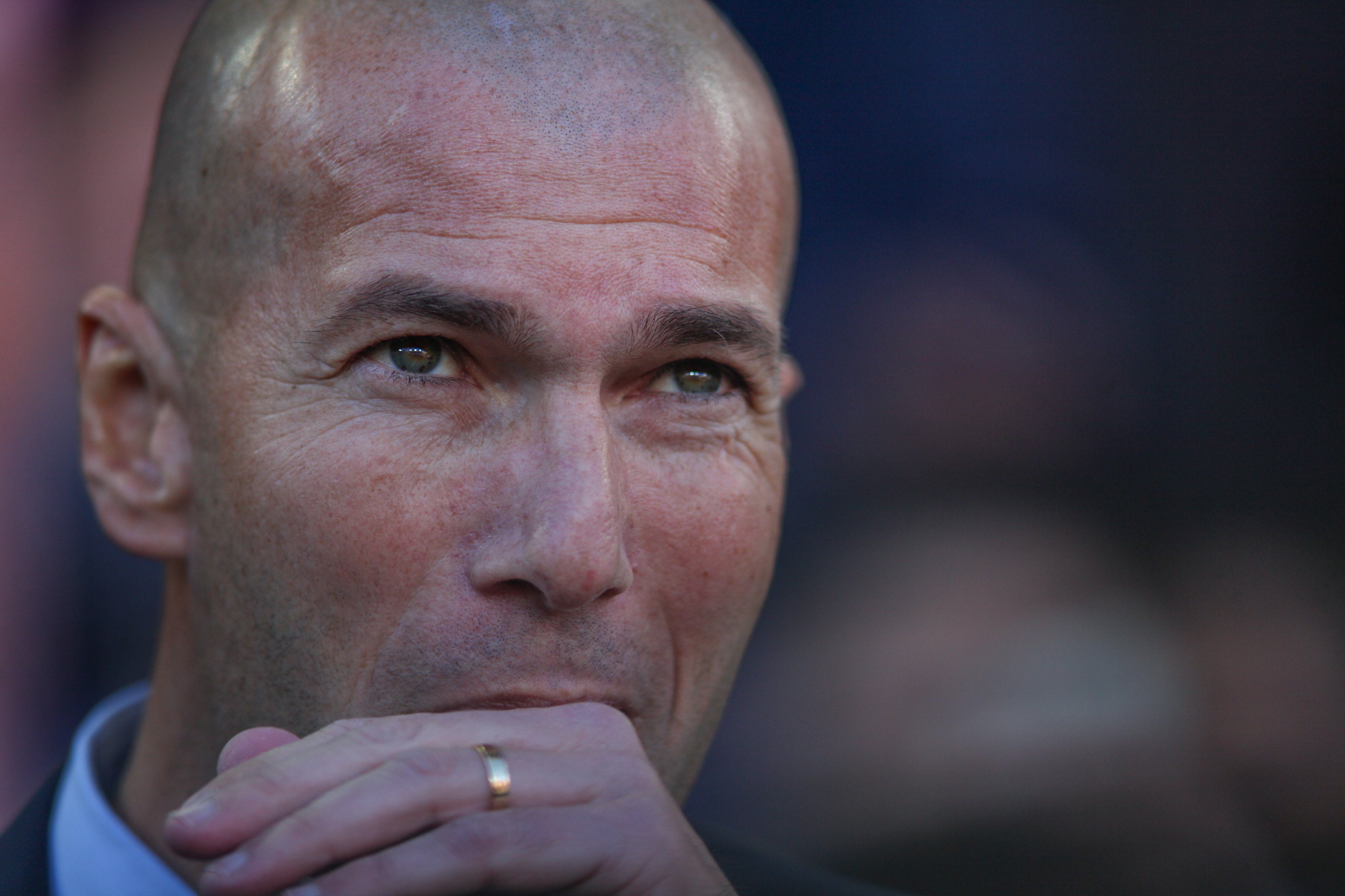 Zidane respon a les acusacions de Piqué: "Podria pensar el mateix al revés"