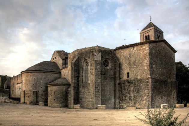 Vilabertran   Canònica de Santa Maria de Vilabertran Albert Sarola Juanola Viquipèdia CC 3.0