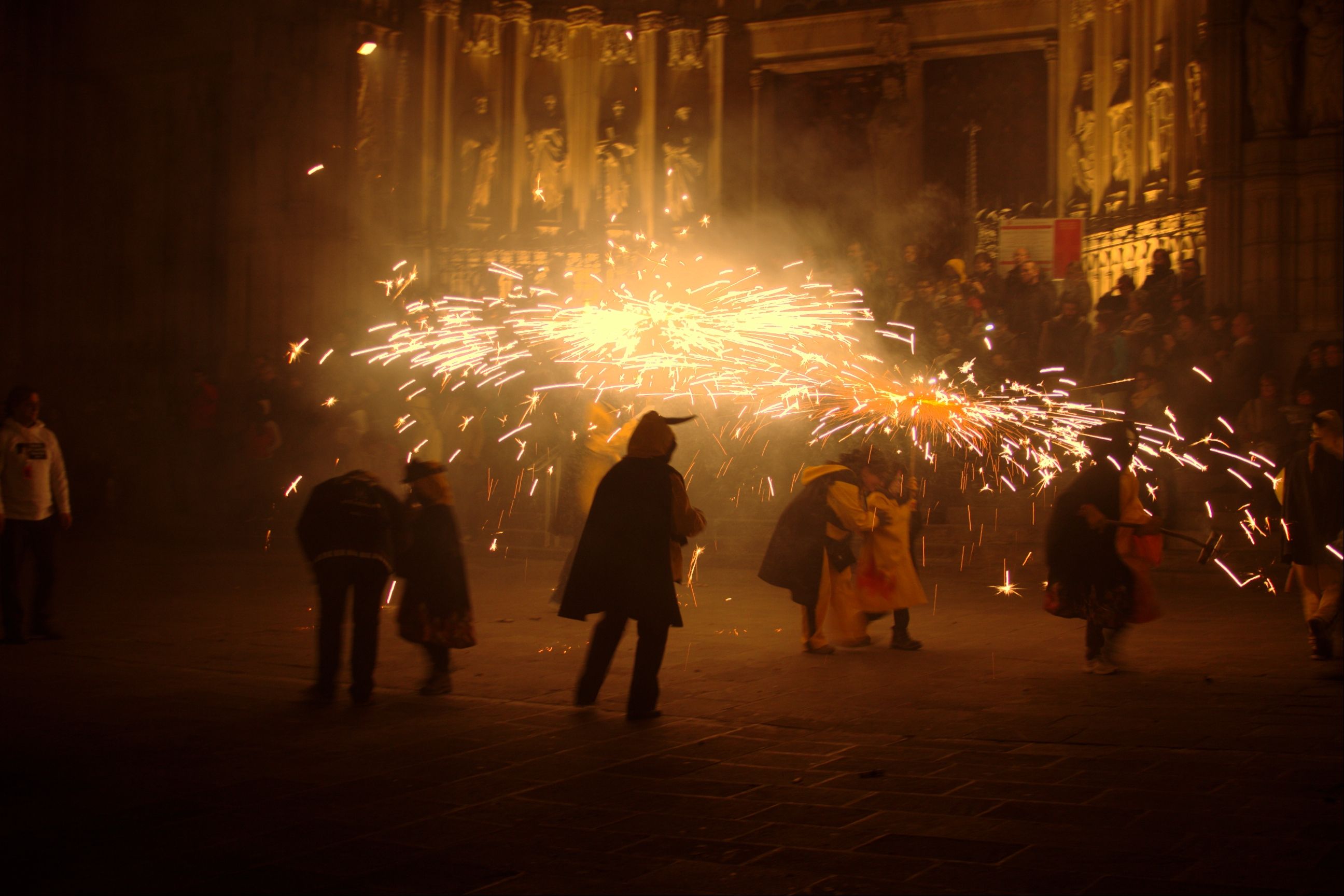 Las fiestas de Santa Eulàlia, a punto, con la luz por protagonista