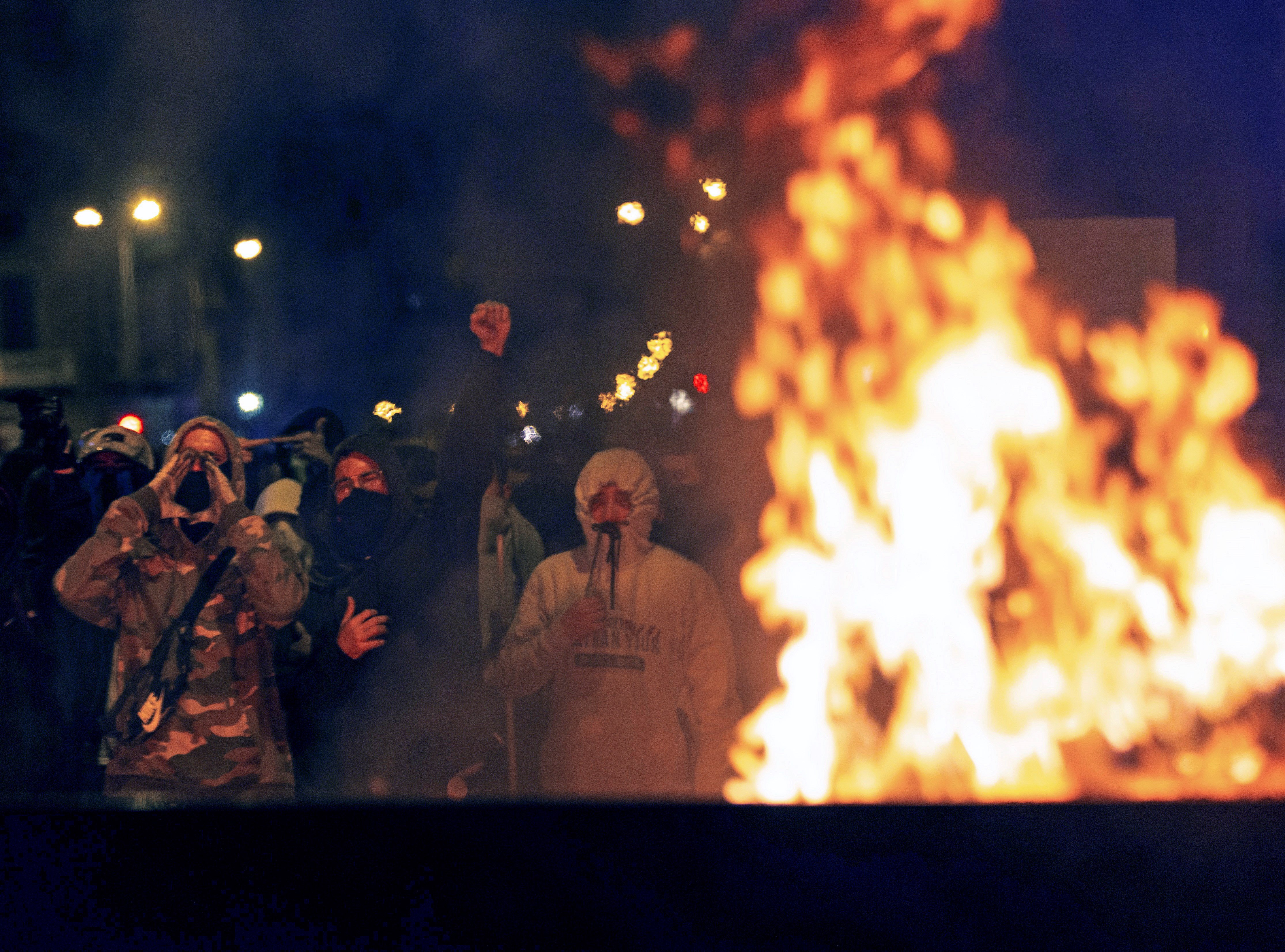 Seis de los detenidos por las protestas postsentencia continúan en la prisión