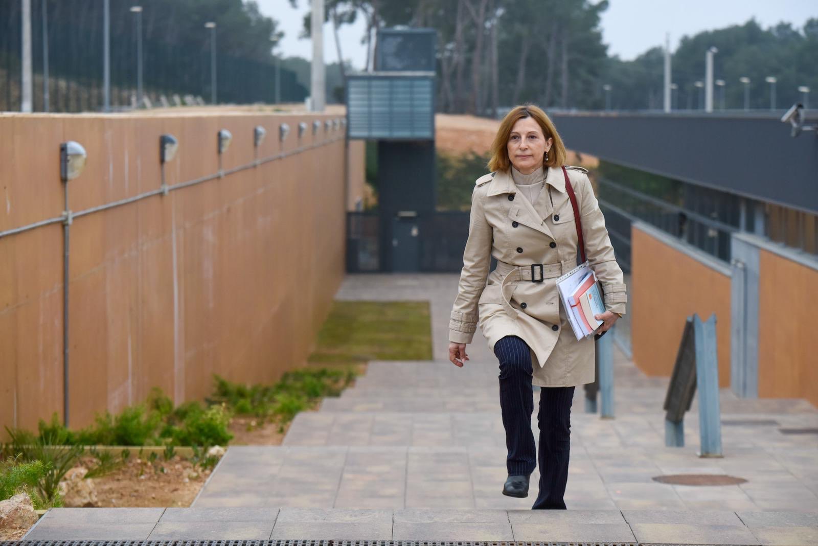 VIDEO | Carme Forcadell sends message of "persistence" on first day of leave