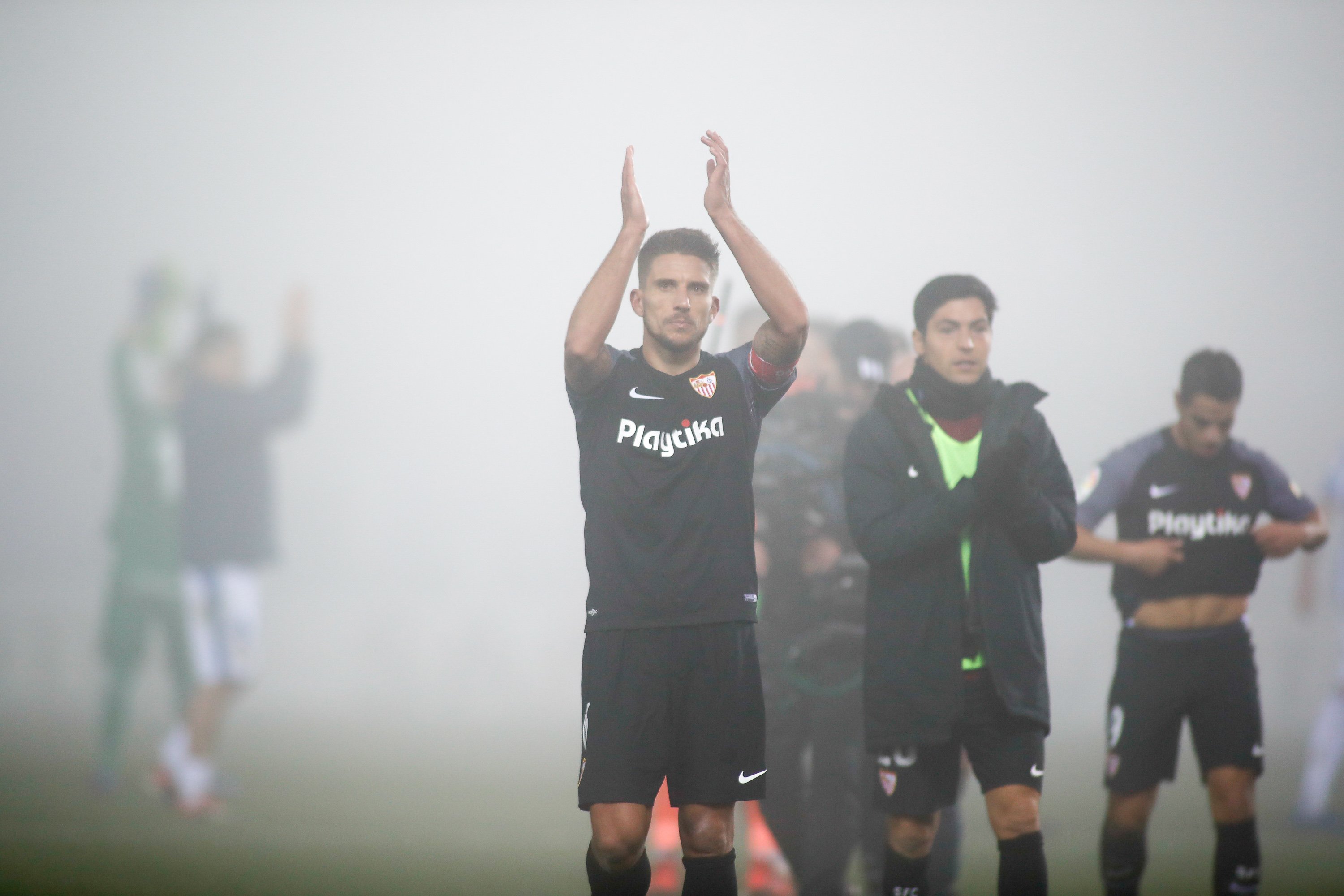 Un jugador del Sevilla deja el equipo... y se va al epicentro del coronavirus