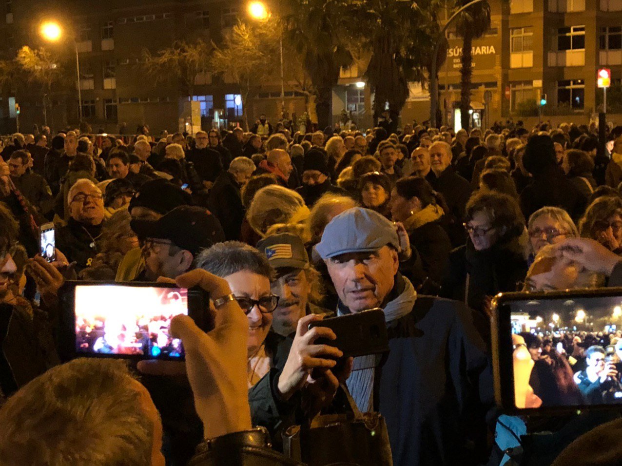 Llach, en el corte de la Meridiana: "Sois de las pocas velas que quedan"