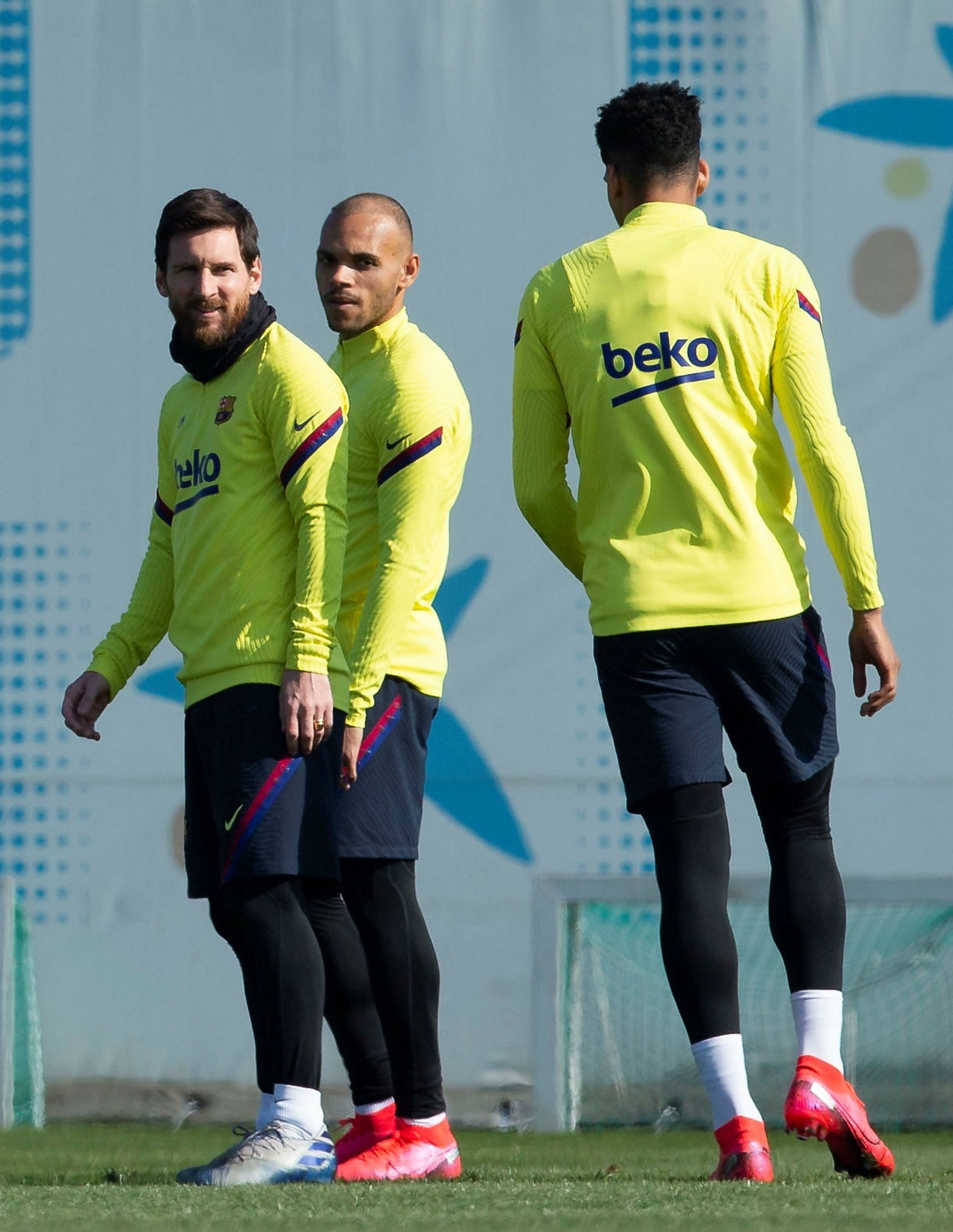 Messi no se entrena por una contractura ocho días antes del retorno de la Liga