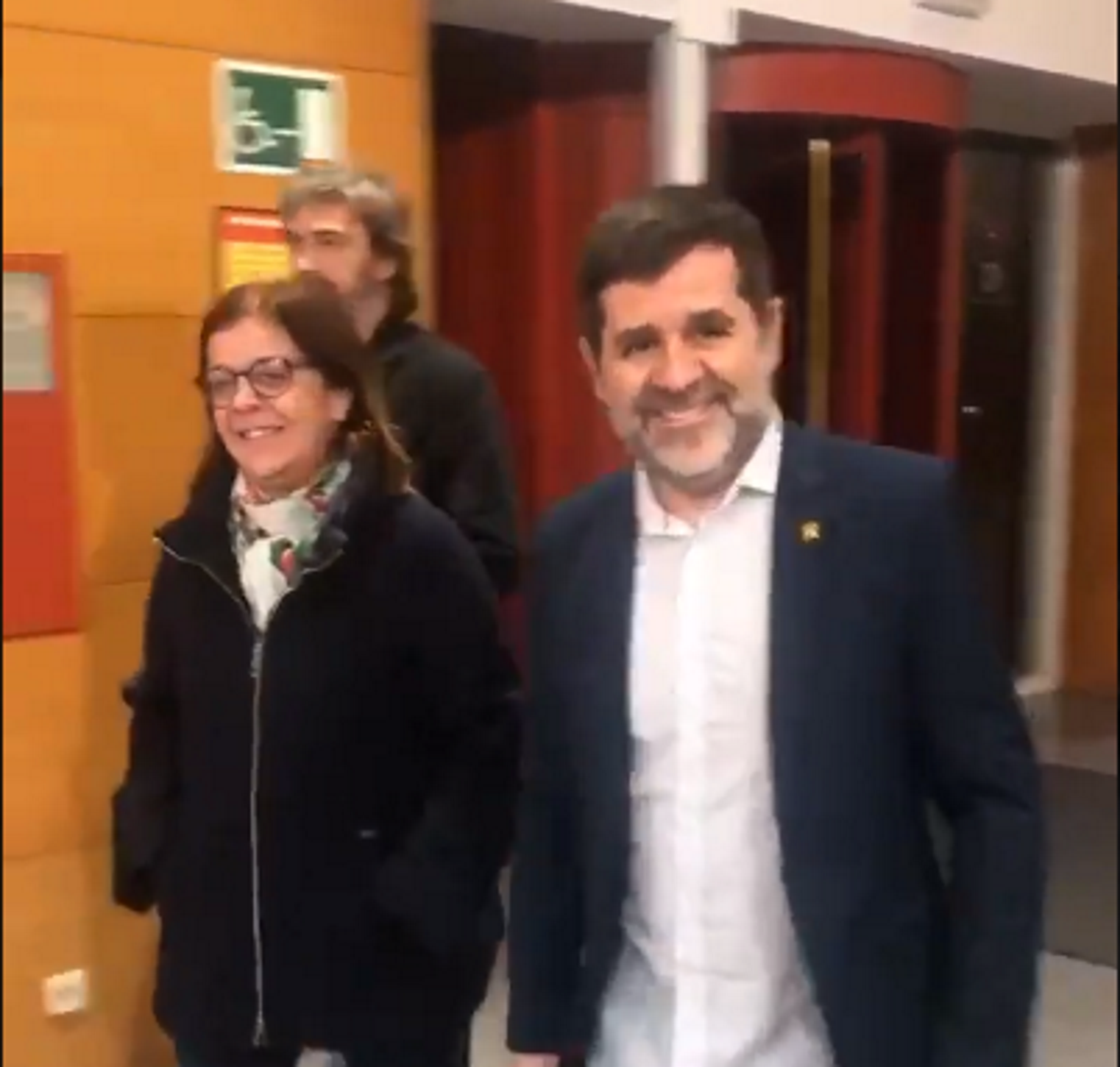 Vídeo | Primeras imágenes de Jordi Sánchez en los pasillos de TV3