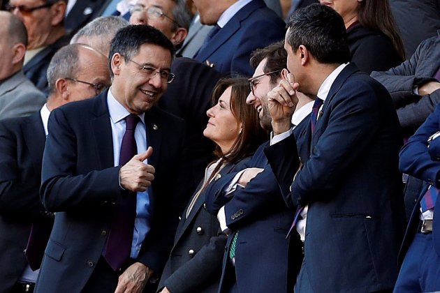 Bartomeu pancarta dimissió EFE