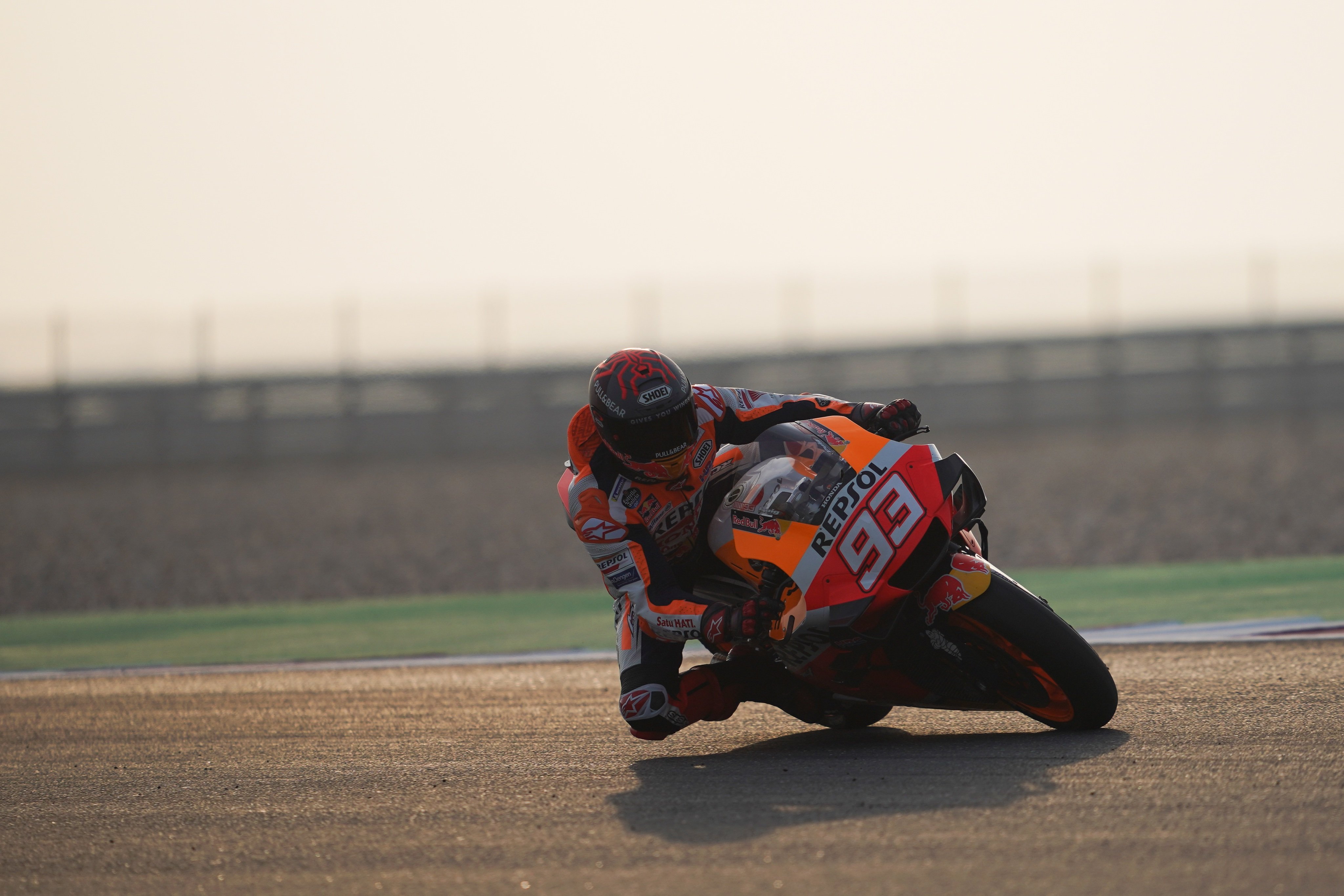 Els germans Marc i Àlex Márquez no acaben d'arrencar al Qatar