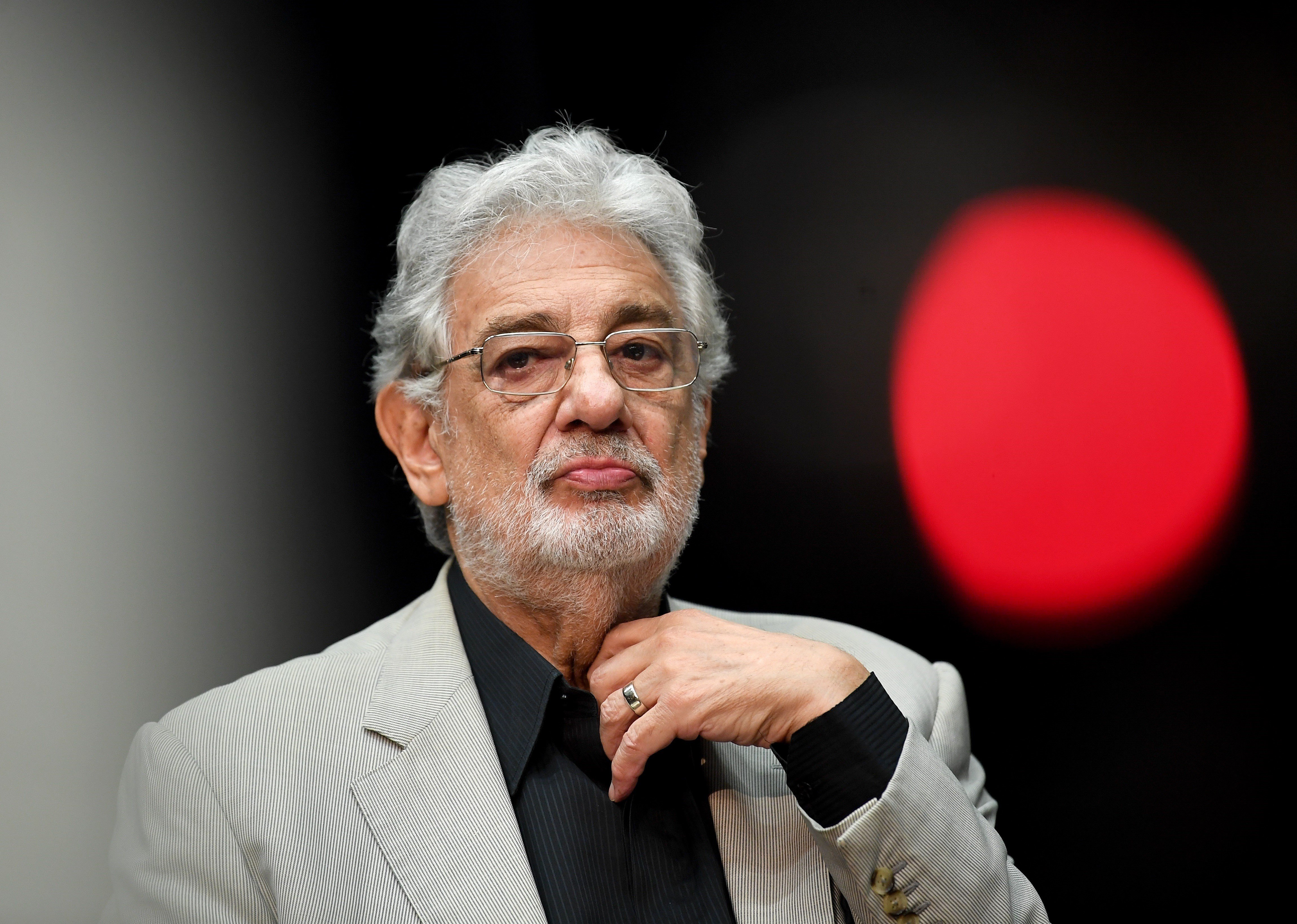 Plácido Domingo accepta "la responsabilitat" de les acusacions d'assetjament