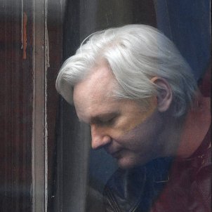 Assange culpa a 'The Guardian' de la identificación de fuentes confidenciales