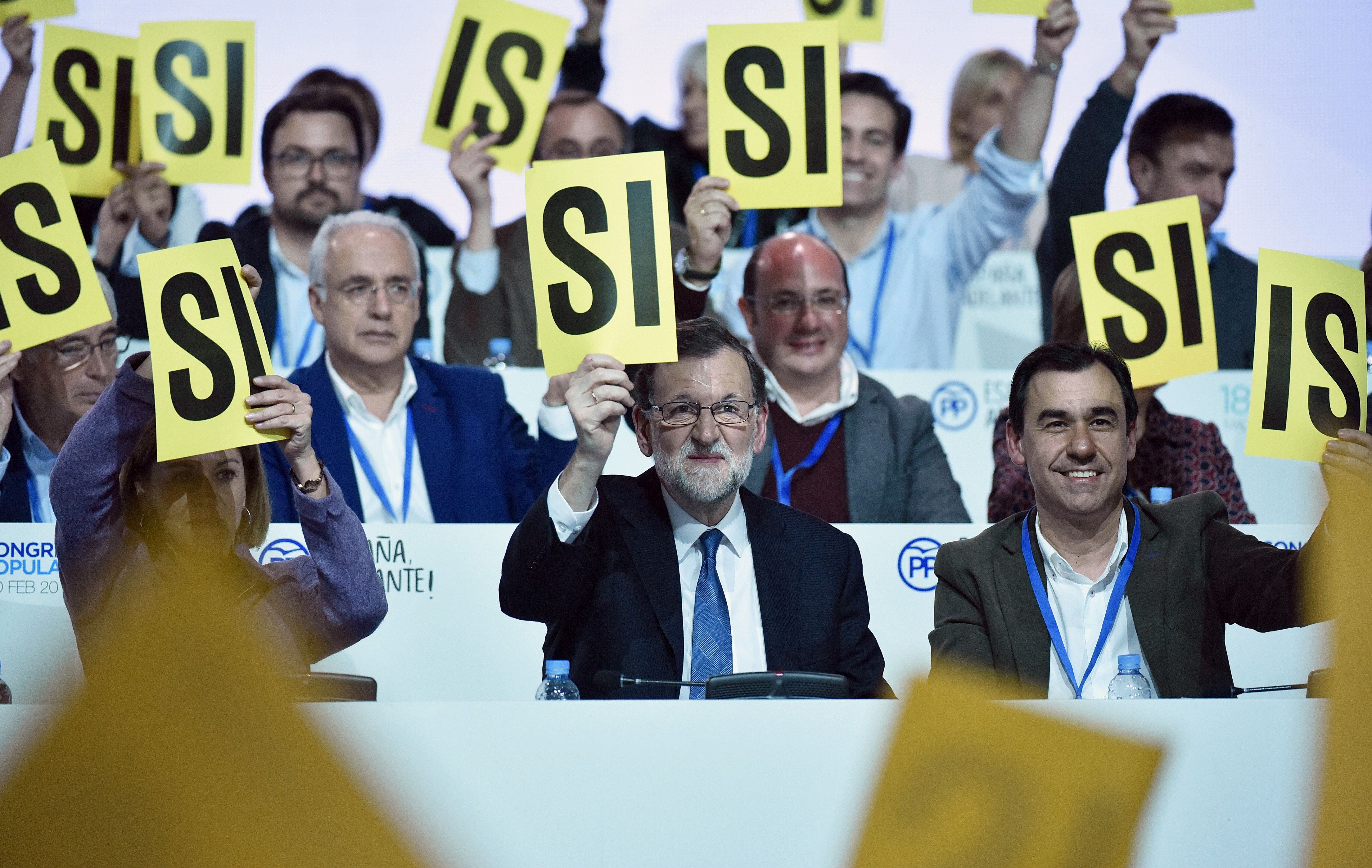 Rajoy mantiene a Cospedal como dos del PP y pone a Maíllo de contrapeso