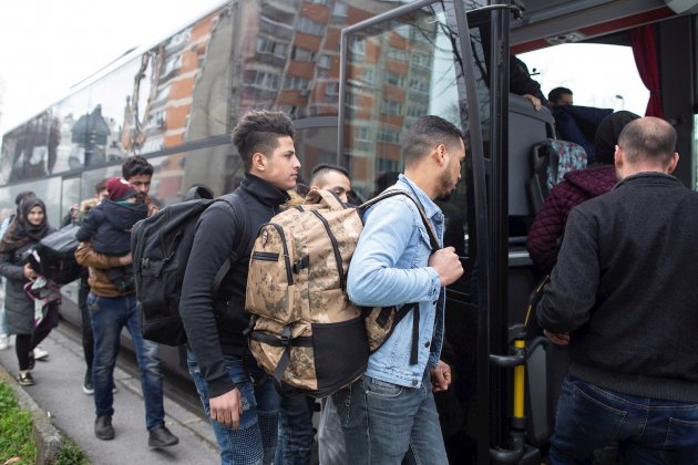 Refugiados sirios salen de Estambul efe