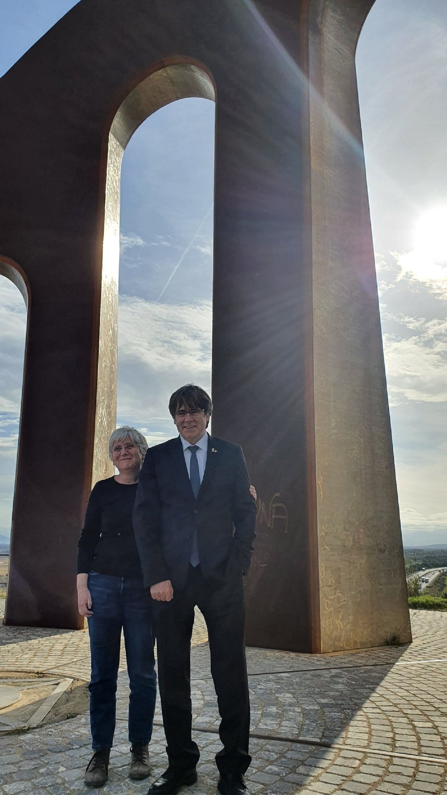 Puigdemont ya ha llegado: "Hemos entrado a Catalunya"