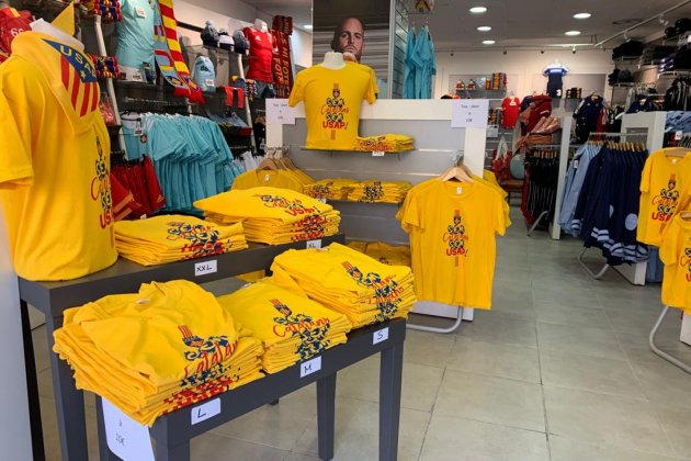 tienda perpinyà acto puigdemont - marta lasalas