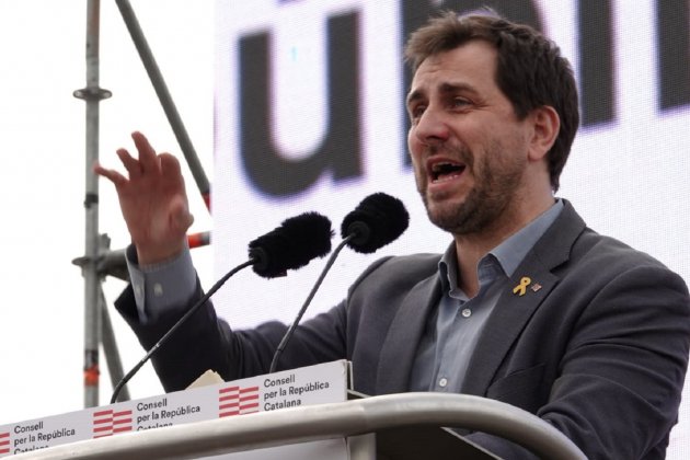 Toni Comín acto Puigdemont Perpinyà Roberto Lázaro