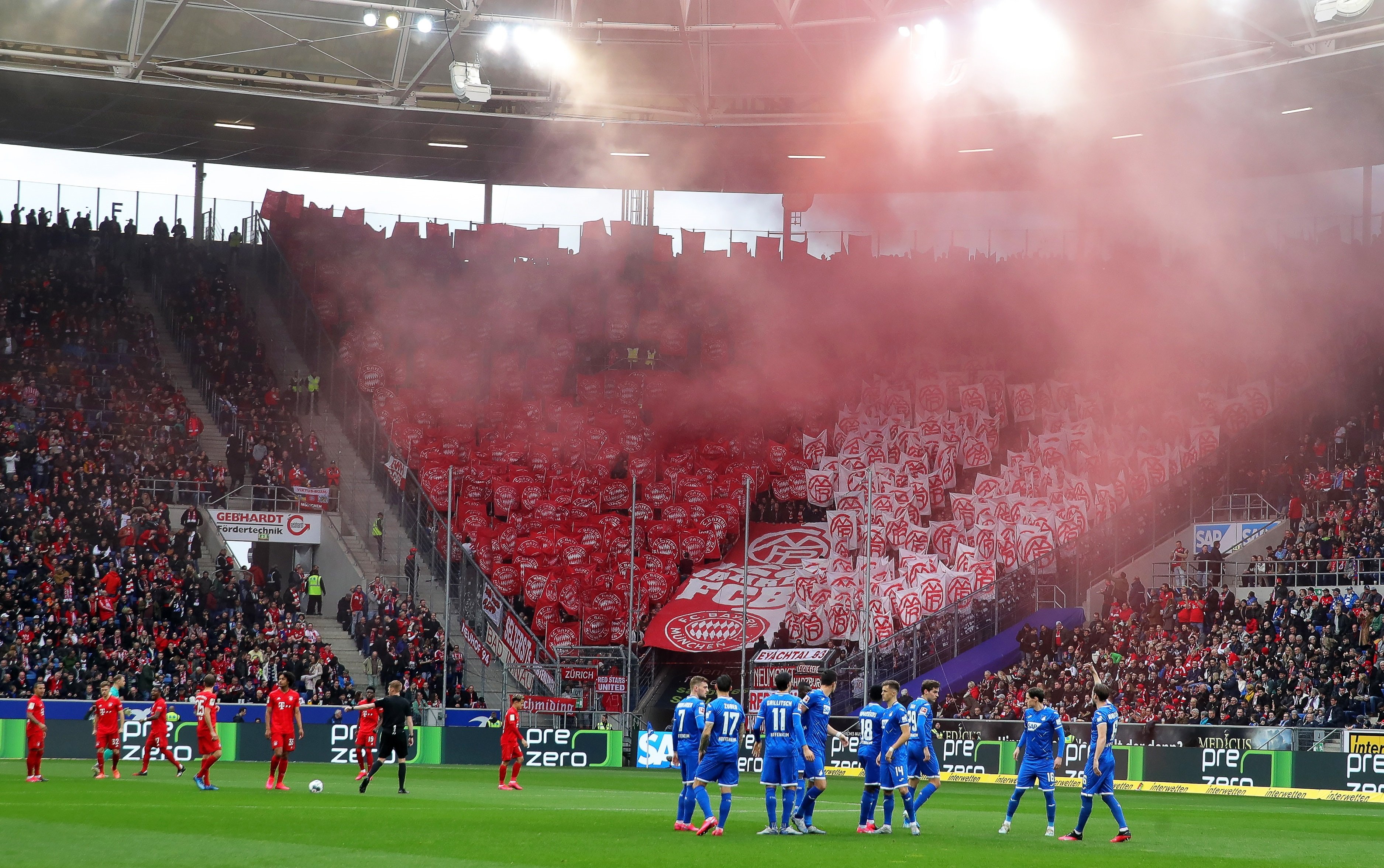 Històrica iniciativa del Hoffenheim i el Bayern per aturar els ultres