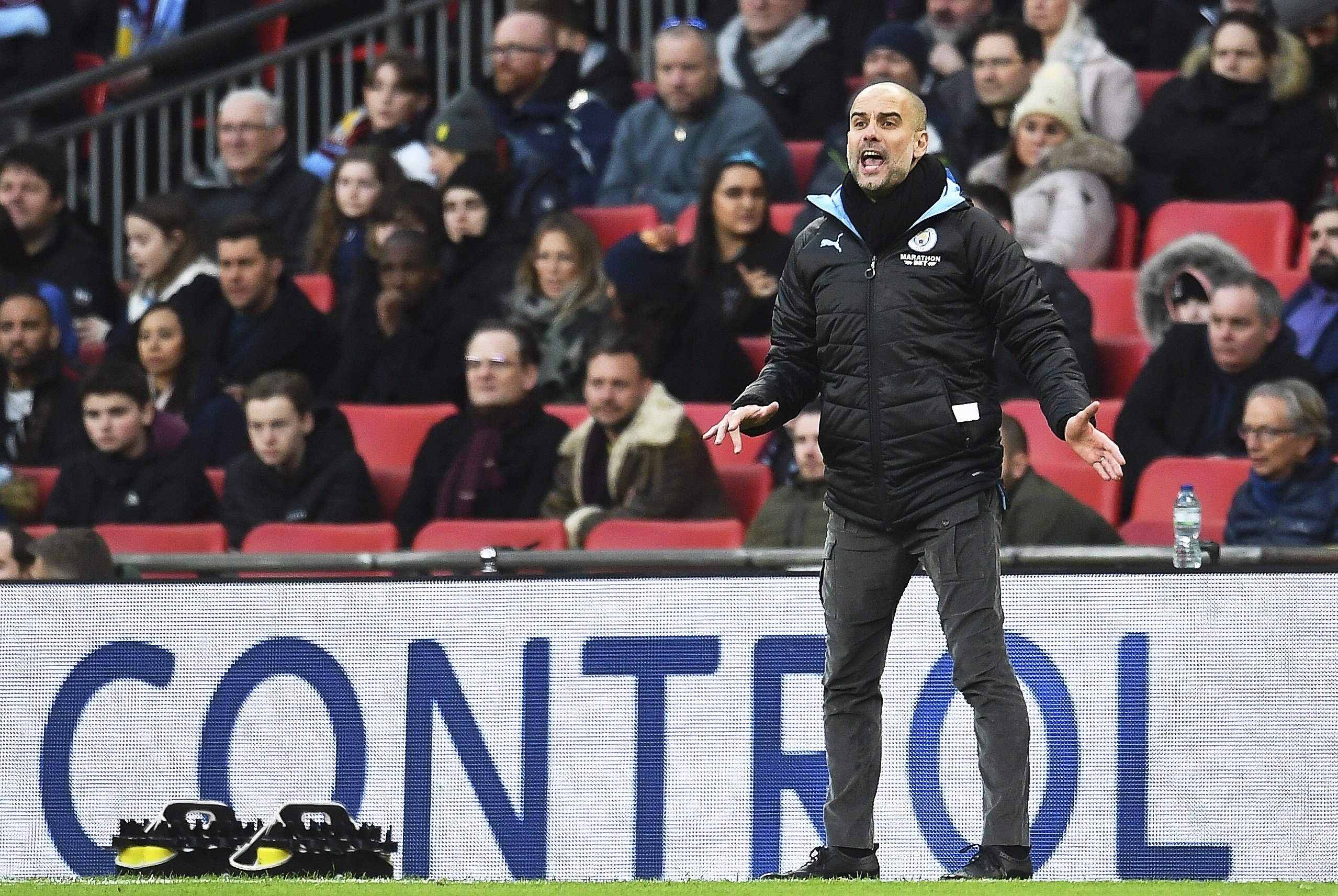 Guardiola dubta entre pescar al Barça o al Madrid