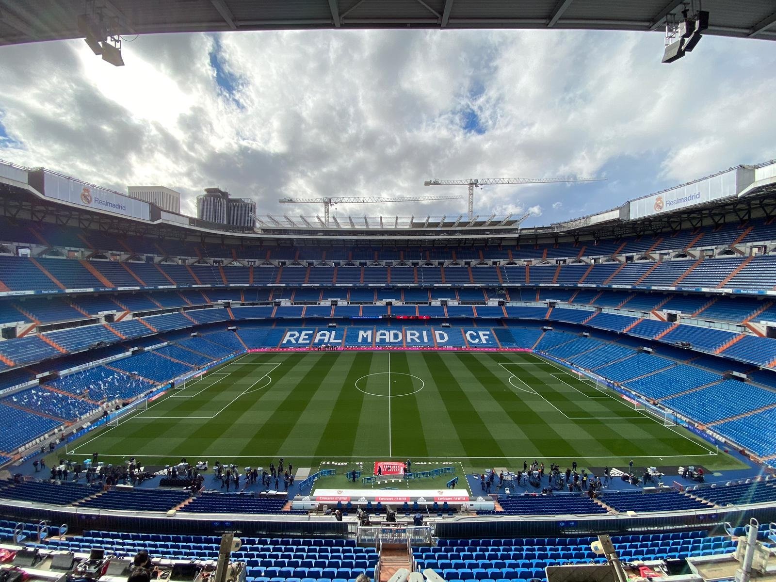 Las obras del Bernabéu se paralizan porque no son servicios esenciales