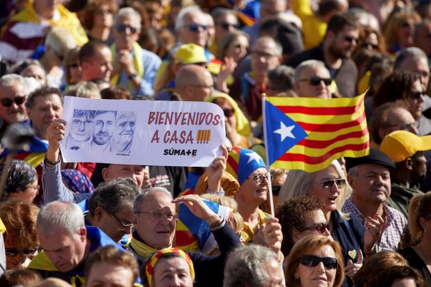 estelada Puigdemont Comín  Perpinyà EFE