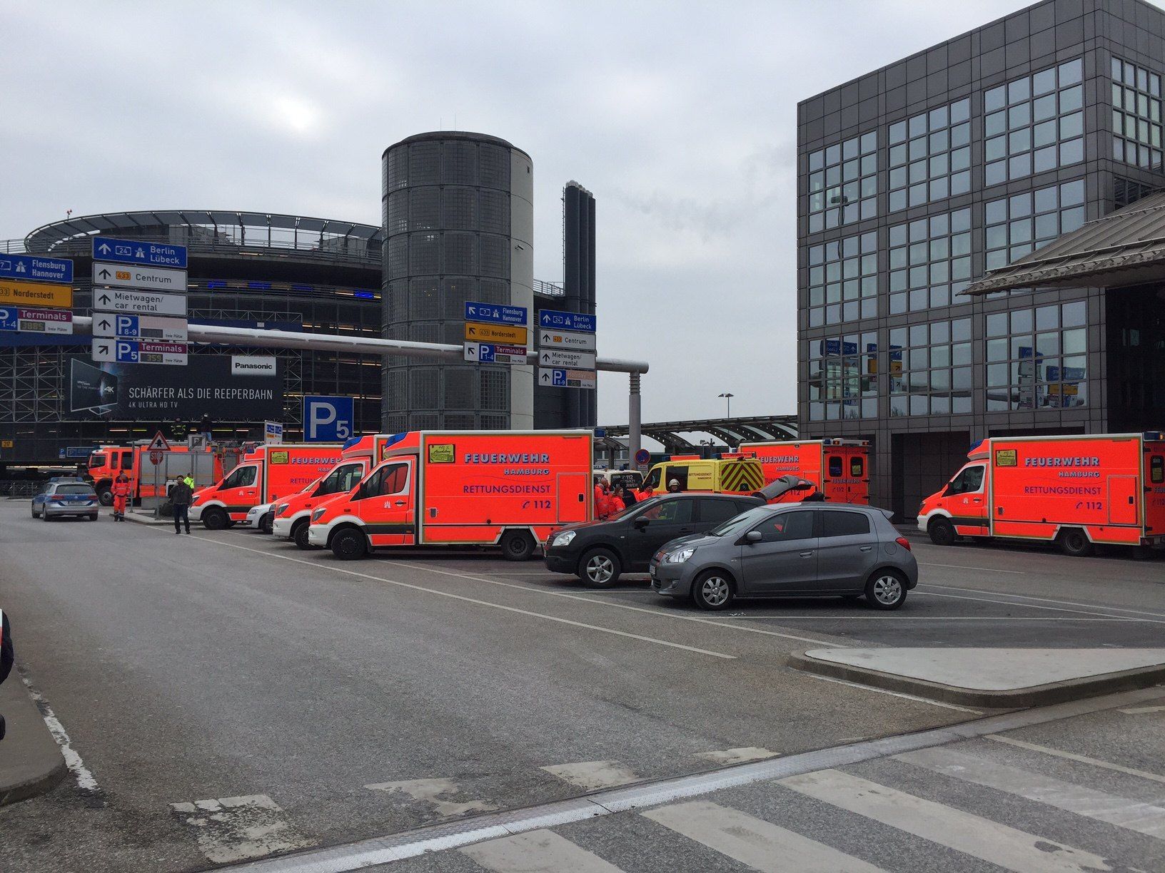 Evacúan el aeropuerto de Hamburgo por el escape de una sustancia desconocida