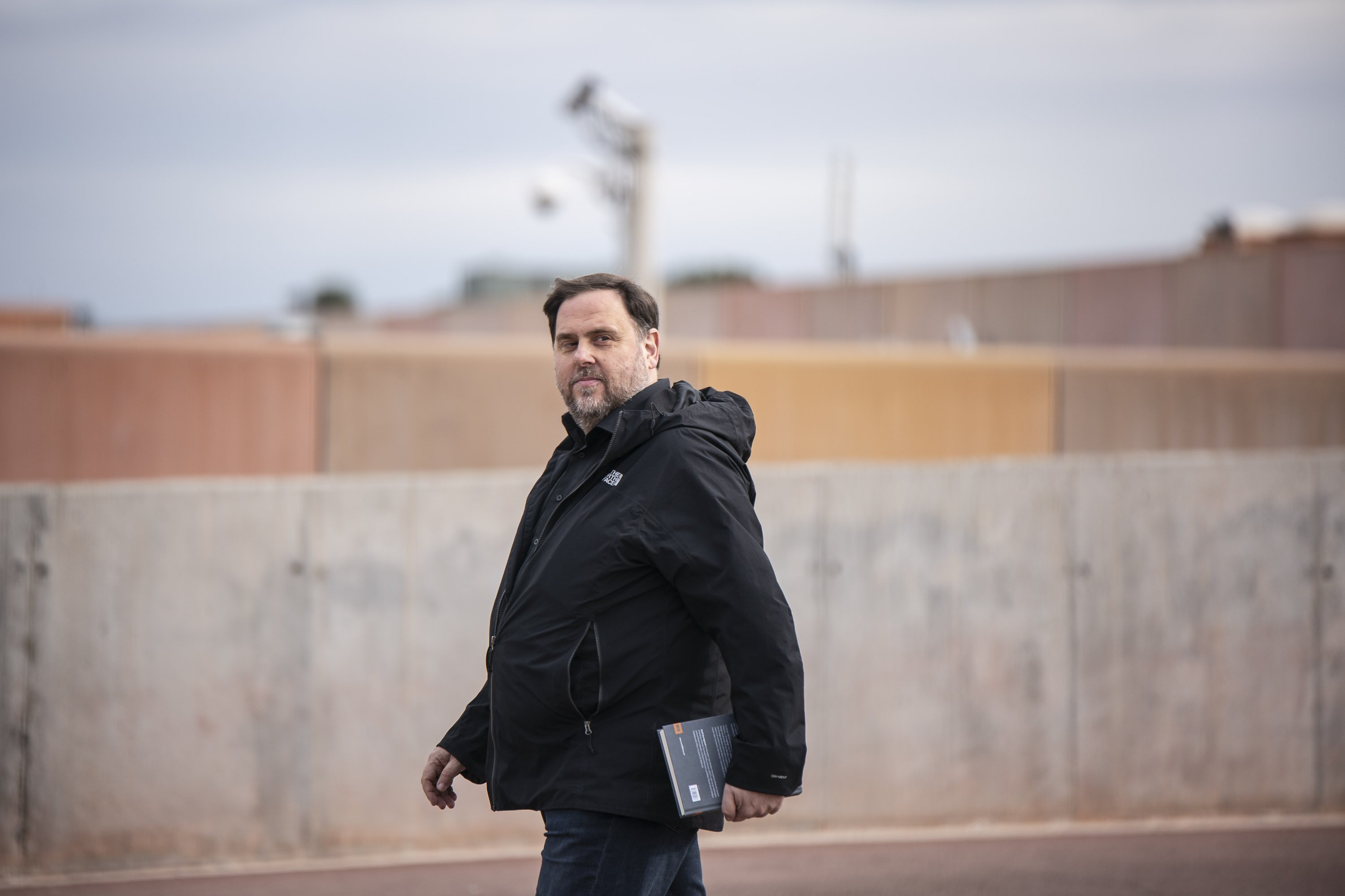 Pro-independence leader Oriol Junqueras, from prison cell to lecture theatre