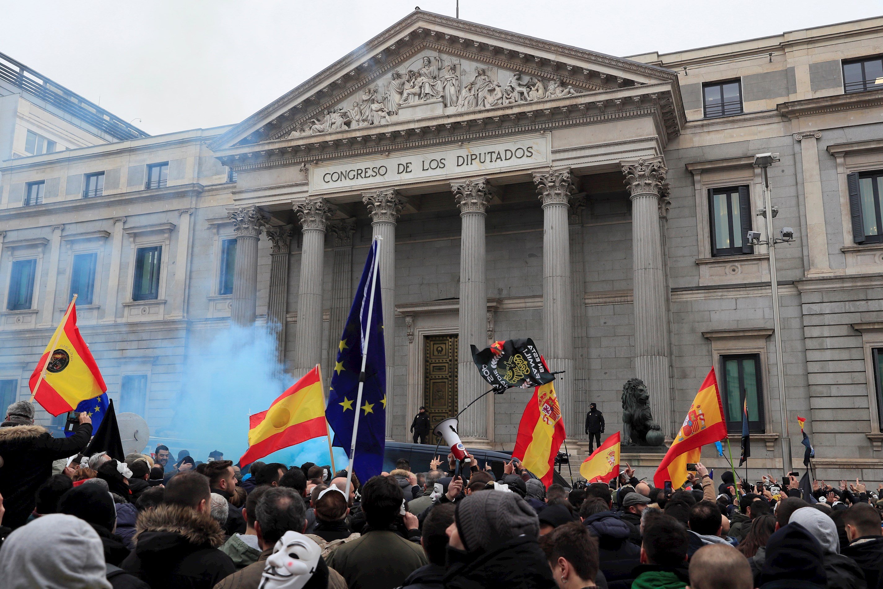 Policías y guardias civiles se sublevan contra la reforma de la ley mordaza