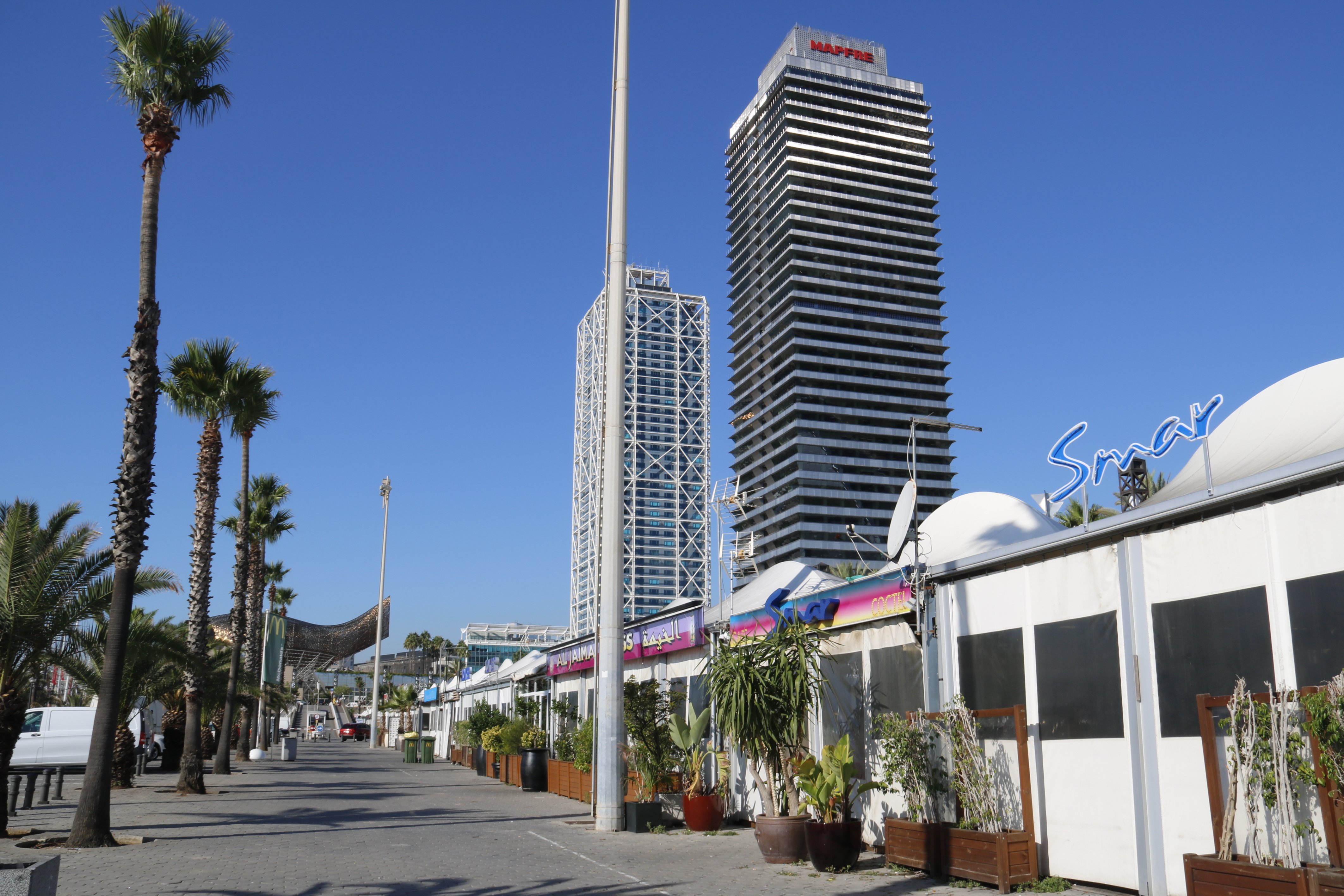 Els 12 restaurants del Port Olímpic seguiran oberts fins que es facin obres