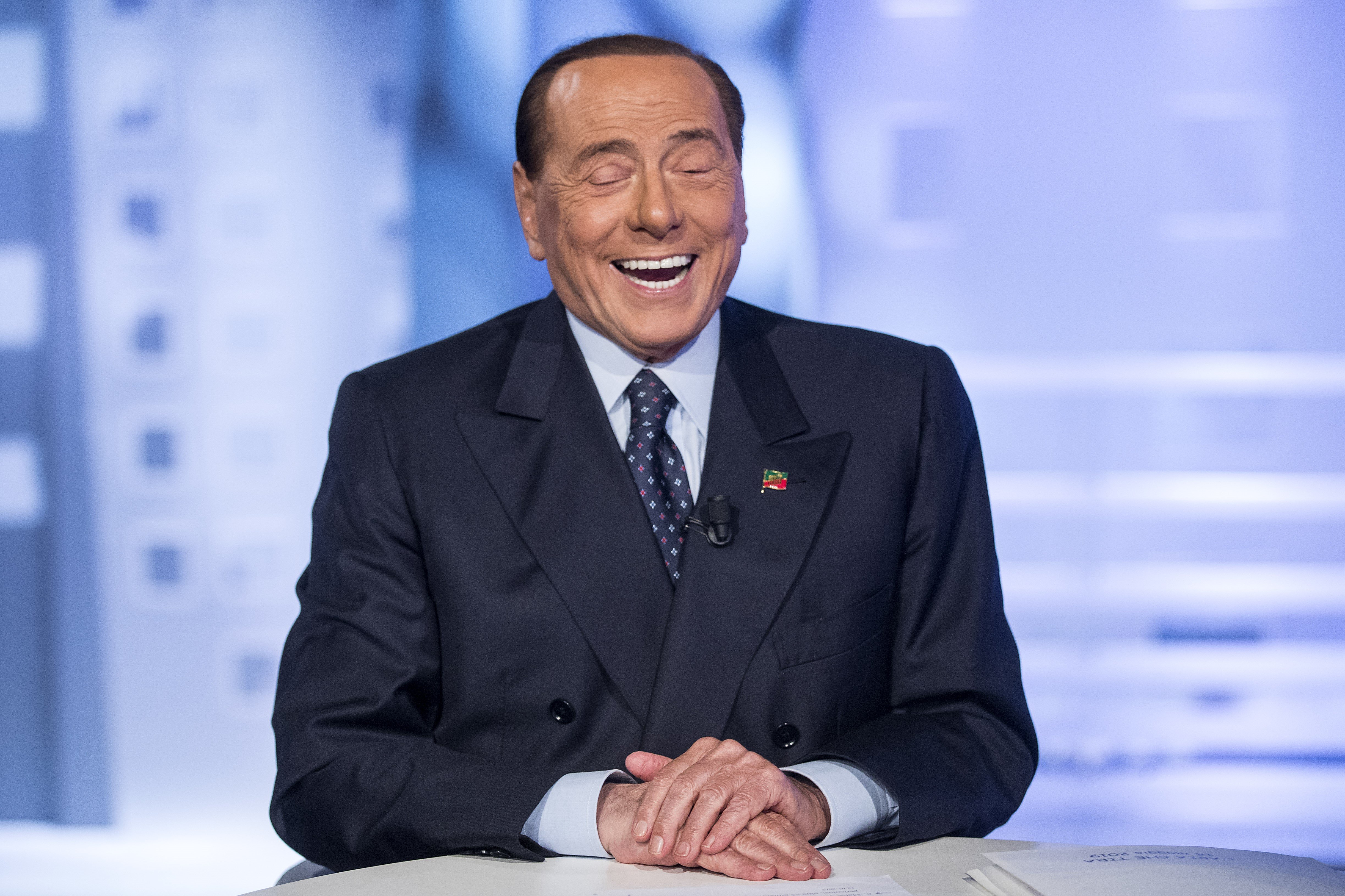 Berlusconi renuncia a la seva candidatura a la presidència d'Itàlia