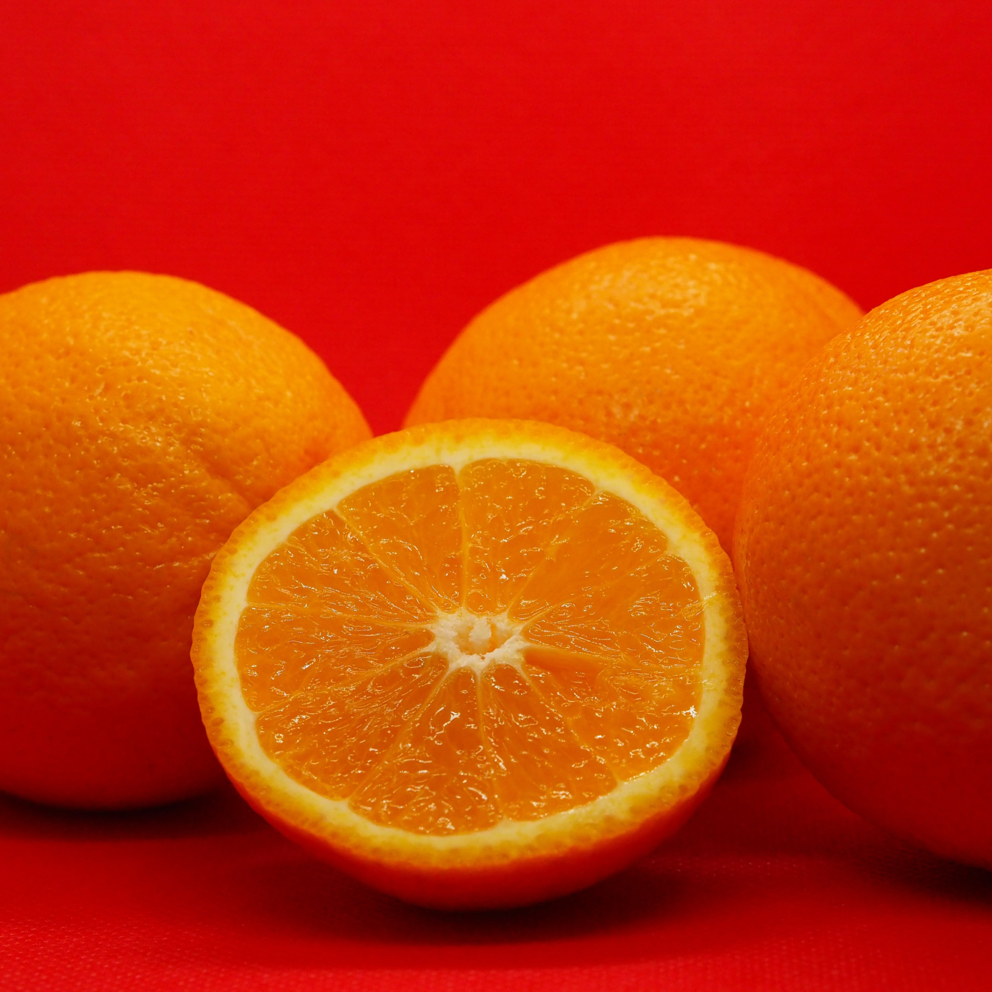 Two oranges. About оранжевая.