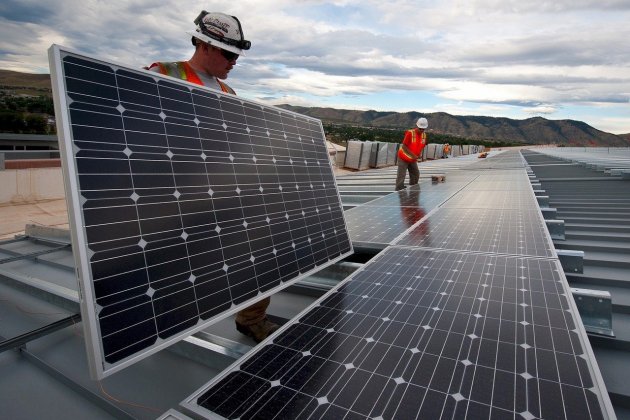 plaques solars sostenible energia PIXABAY