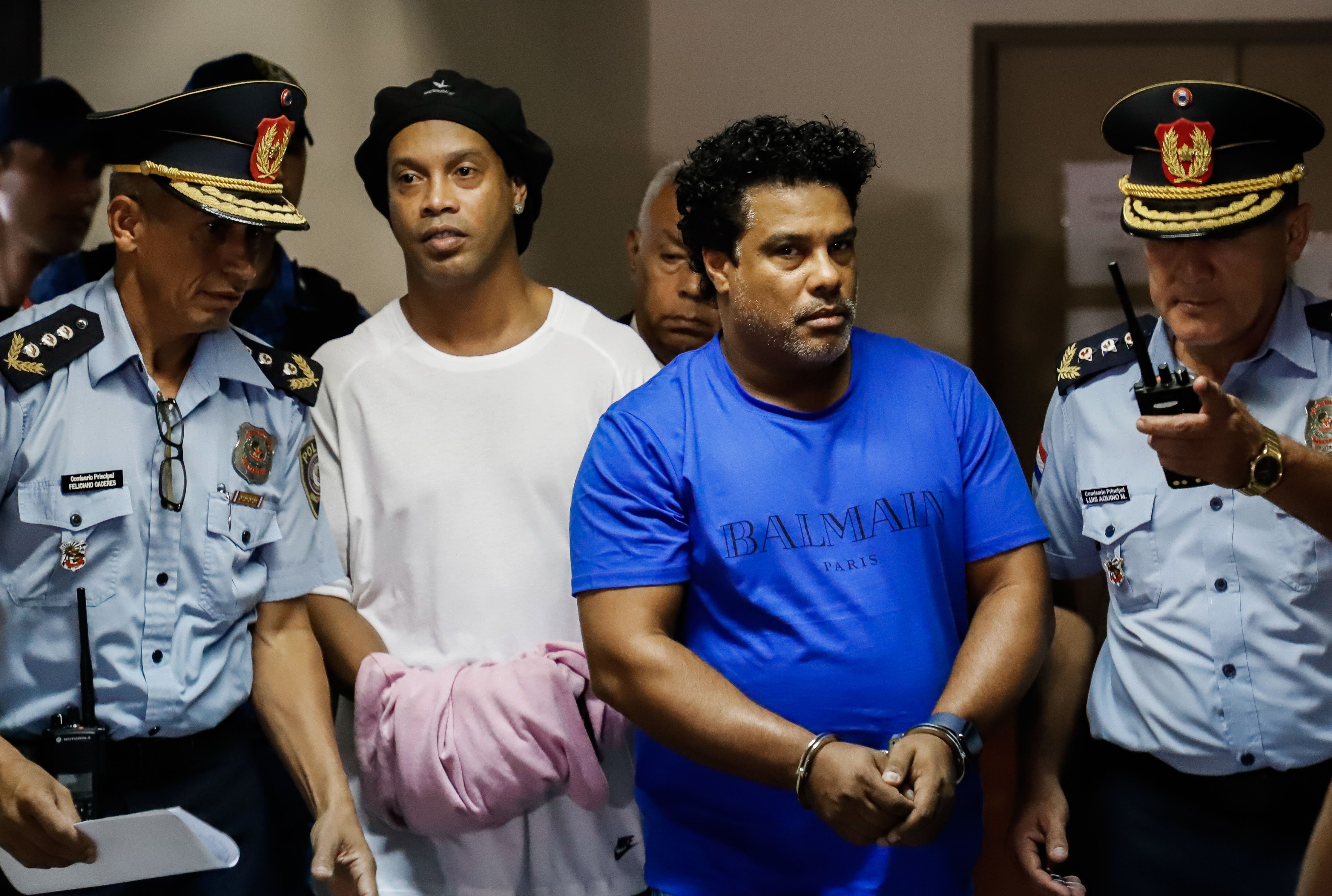 Arresto domiciliario para Ronaldinho después de pagar una fianza millonaria