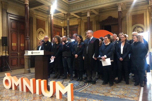 presentació del recurs d'empara de Jordi Cuixart - Marina Fernàndez presentació del recurs d'empara de Jordi Cuixart - Marina Fernàndez