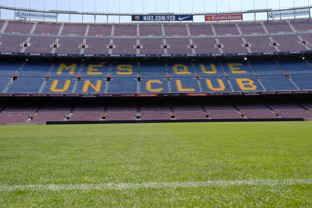 Campo Nuevo vacío butacas gradería lleva|trae cerrada - Sergi Alcàzar