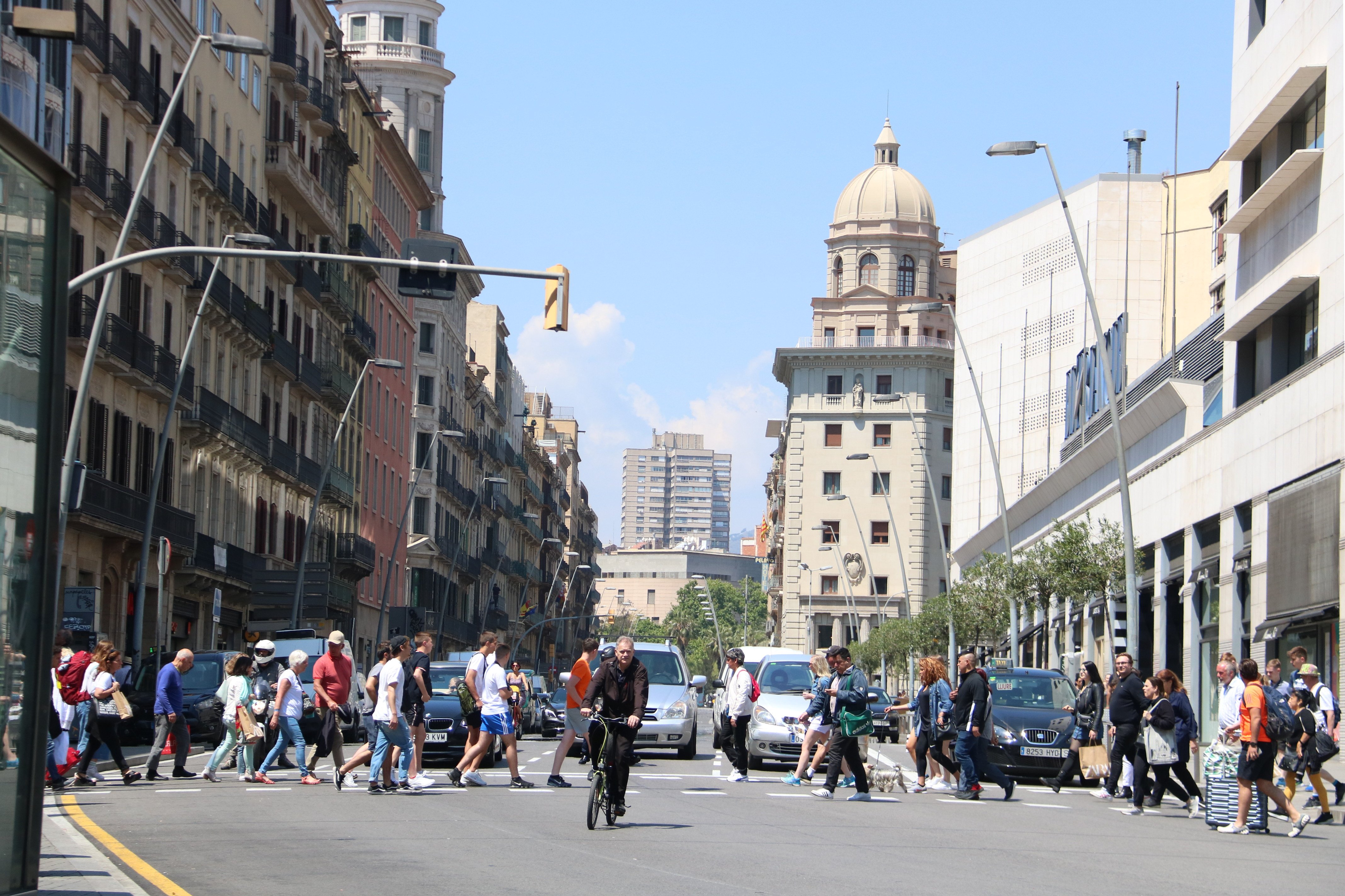 La calle Pelai quedará con un carril a partir de este domingo