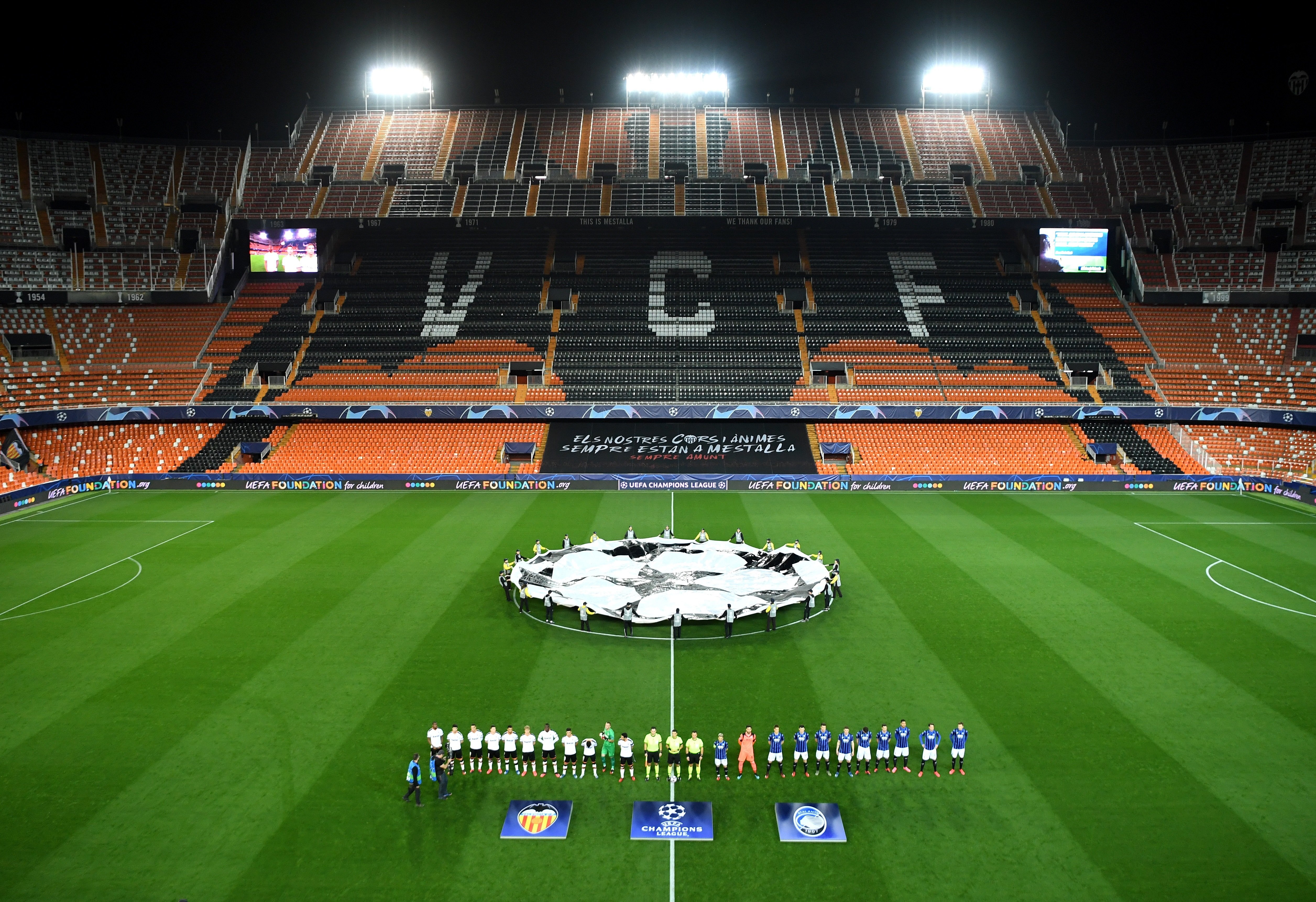 Mestalla, buit pel coronavirus: imatges que il·lustren la crisi