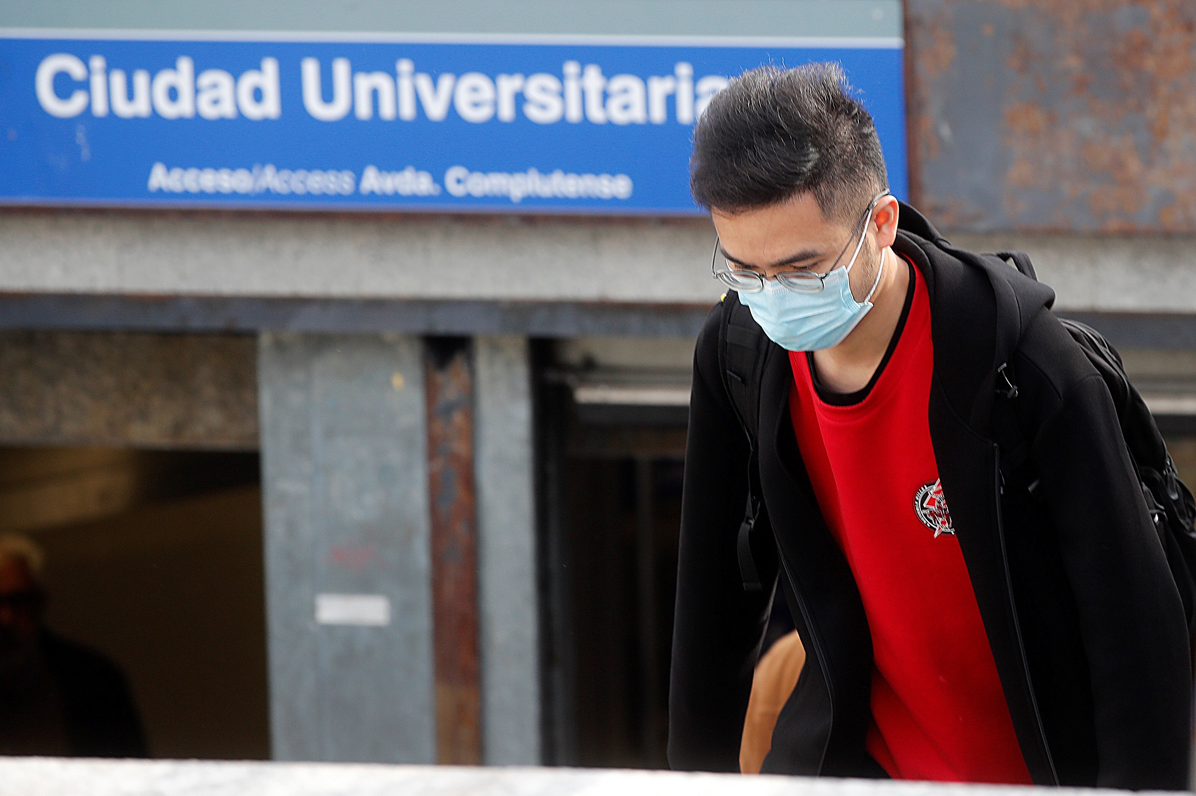 La comunidad china dona material de protección a los hospitales de Madrid